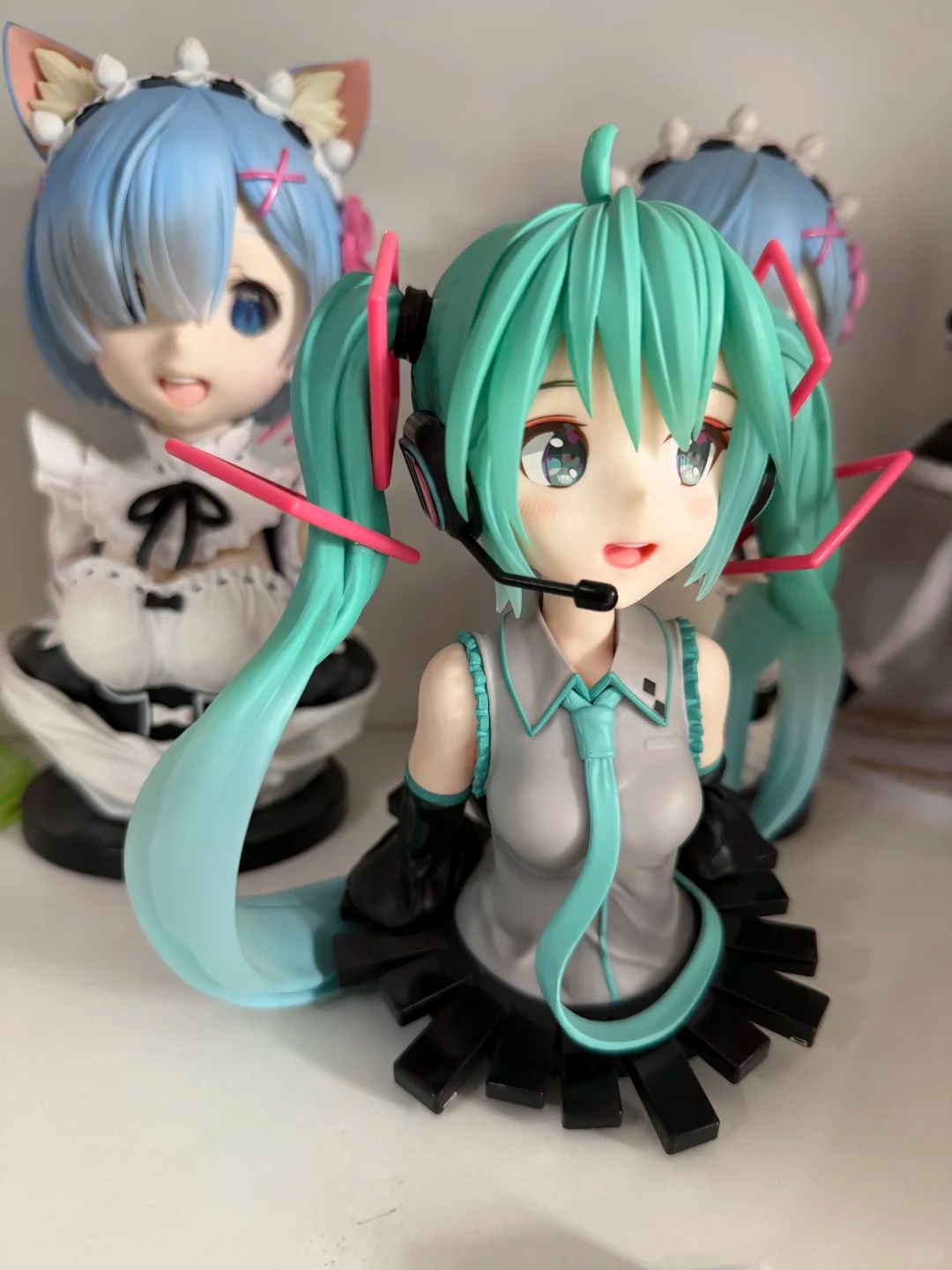 Patung PVC Koleksi Anime Virtu - Home Office Romance Manga ulasan dan harga