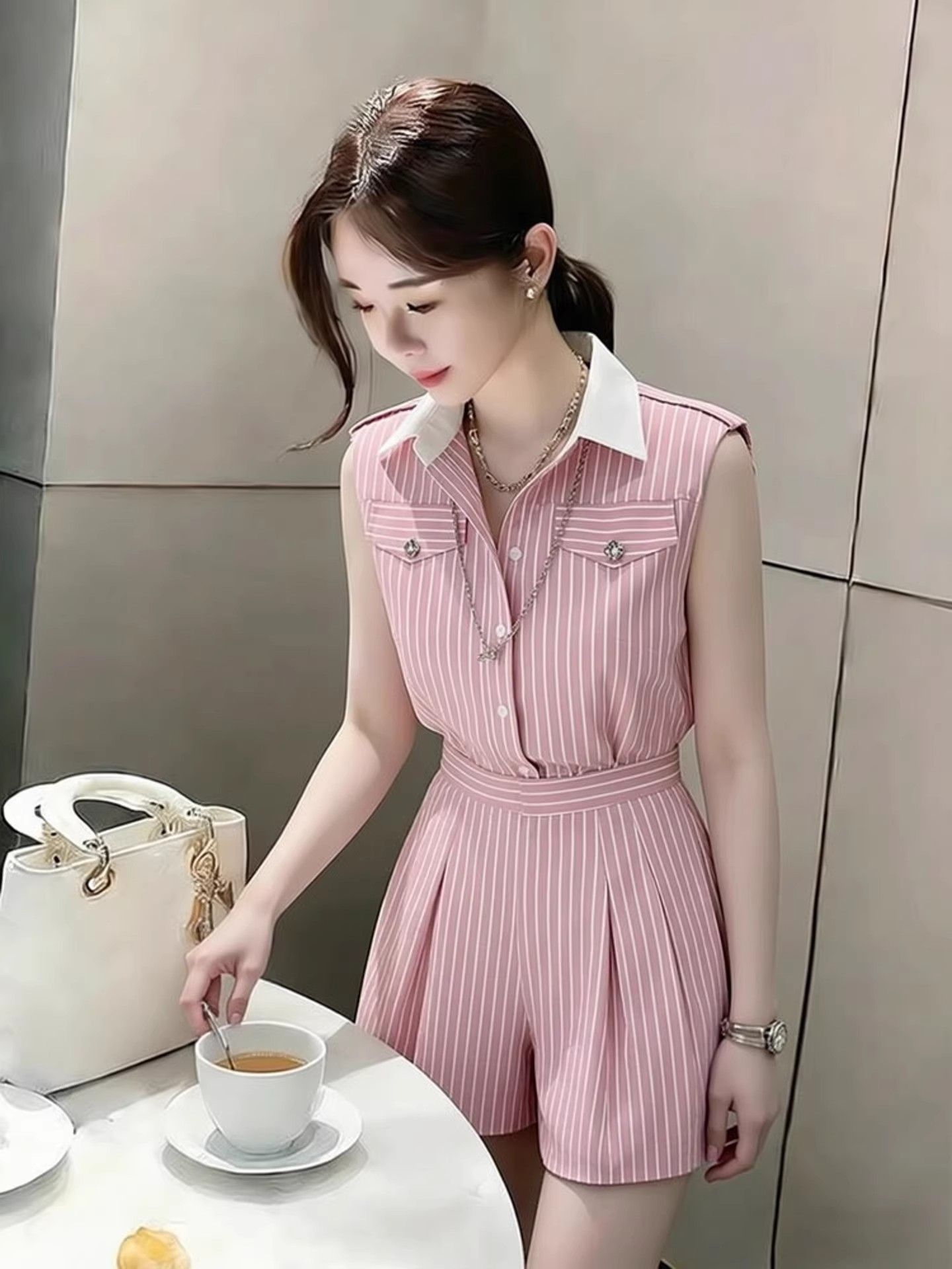 Jumpsuit bergaris merah muda e - Home Office Romance ulasan dan harga