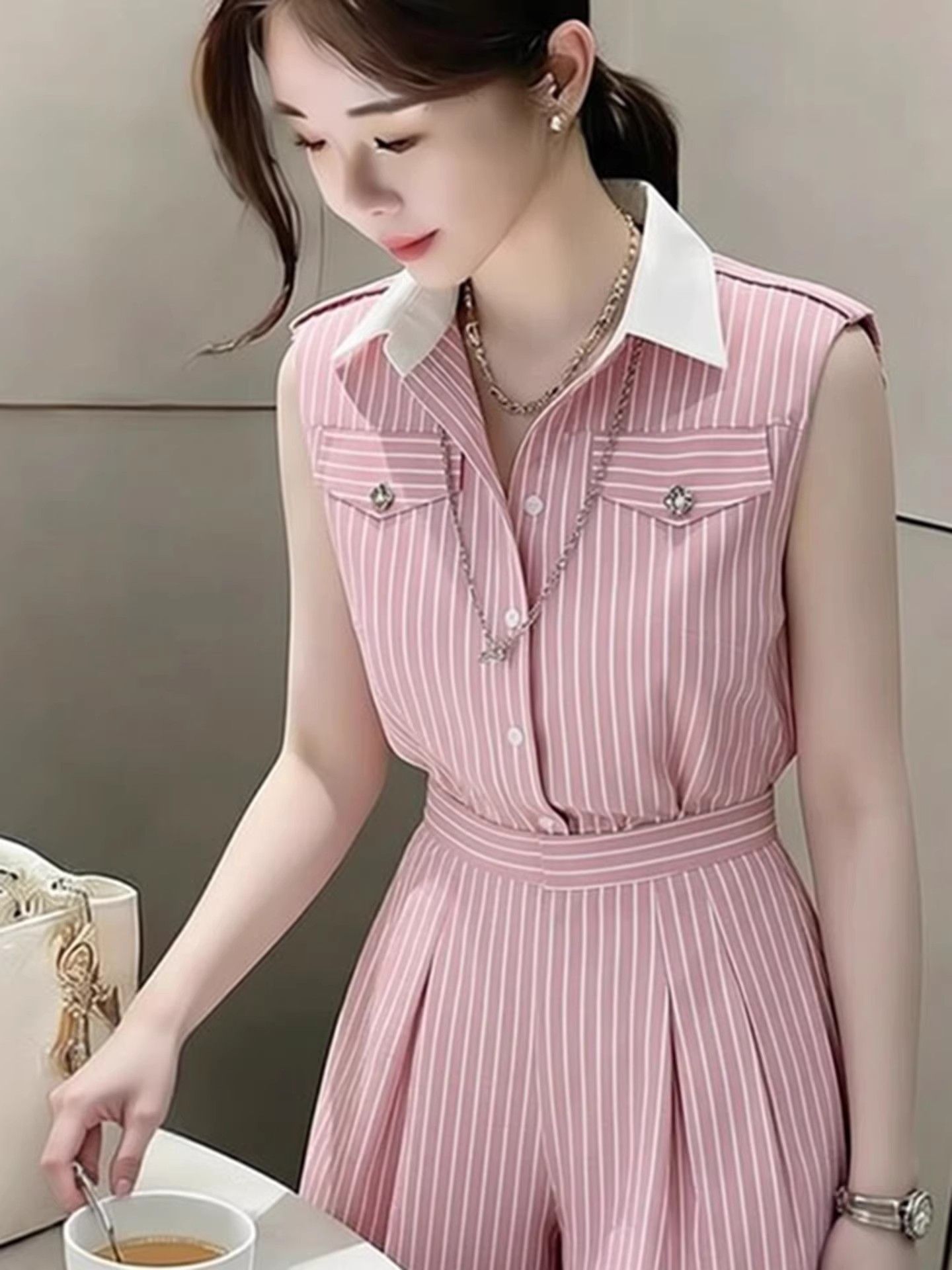 Jumpsuit bergaris merah muda e - Home Office Romance ulasan dan harga